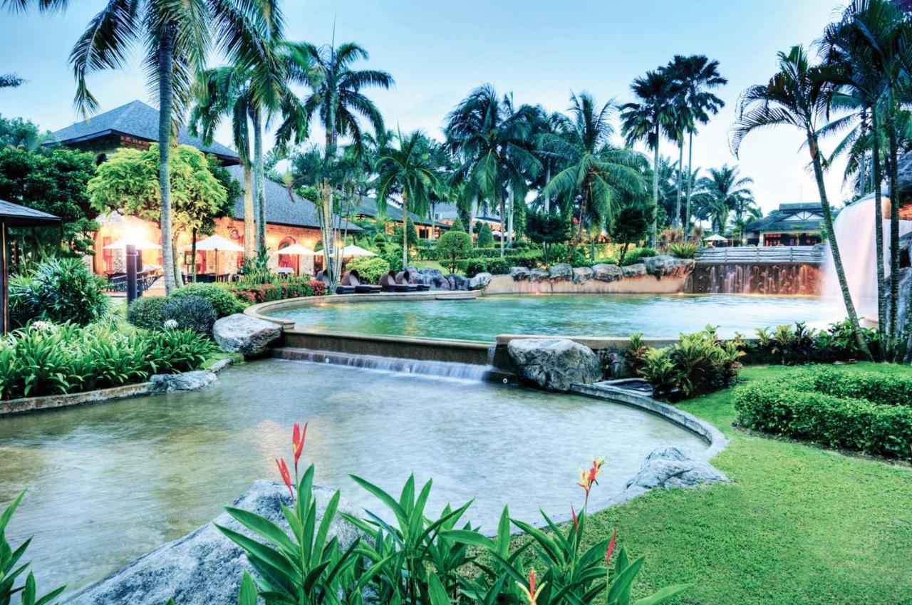 Cyberview Resort & Spa Cyberjaya Exterior photo The pool at the Shangri-La Hotel, Manila