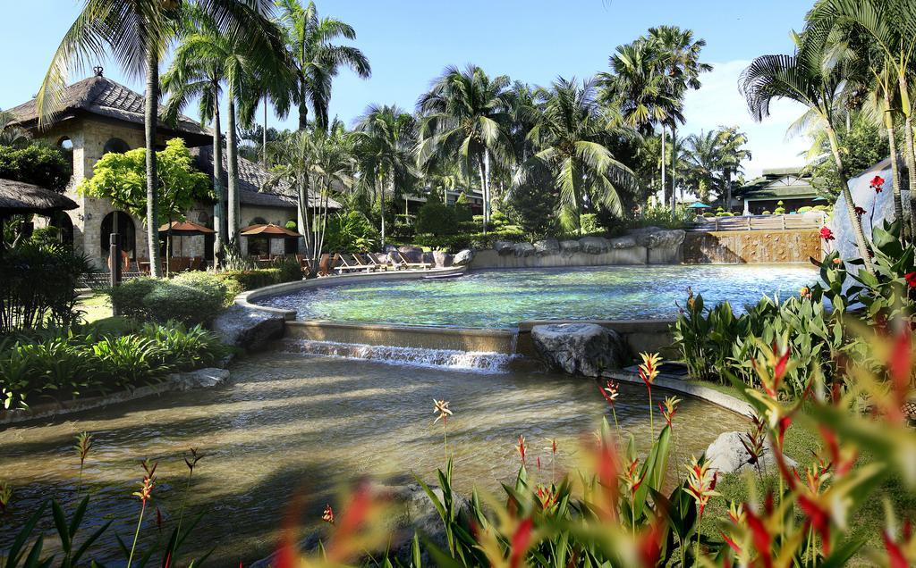 Cyberview Resort & Spa Cyberjaya Facilities photo The pool at the Shangri-La Hotel, Manila